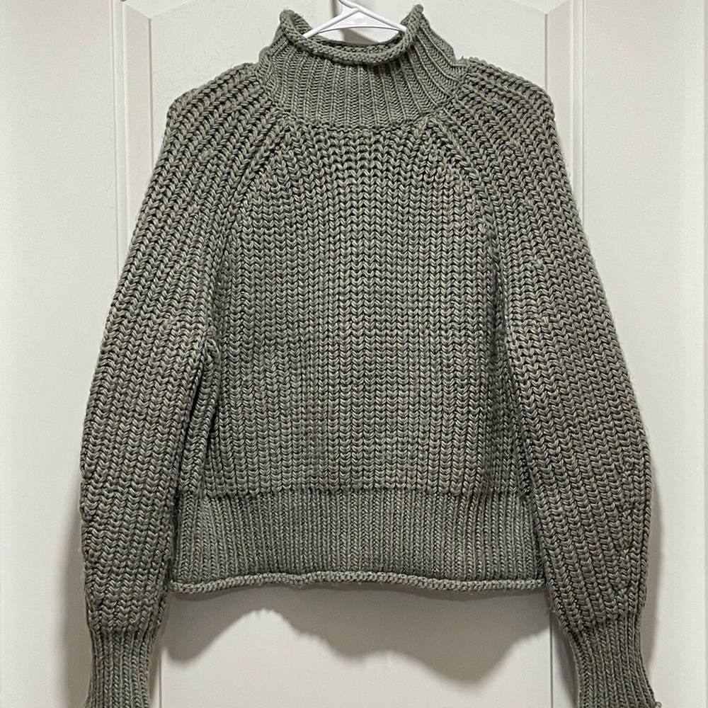 Cozy Cottagecore H&M Size Medium Chunky Knit Mock Turtleneck Sweater Sage Gray - Picture 4 of 9